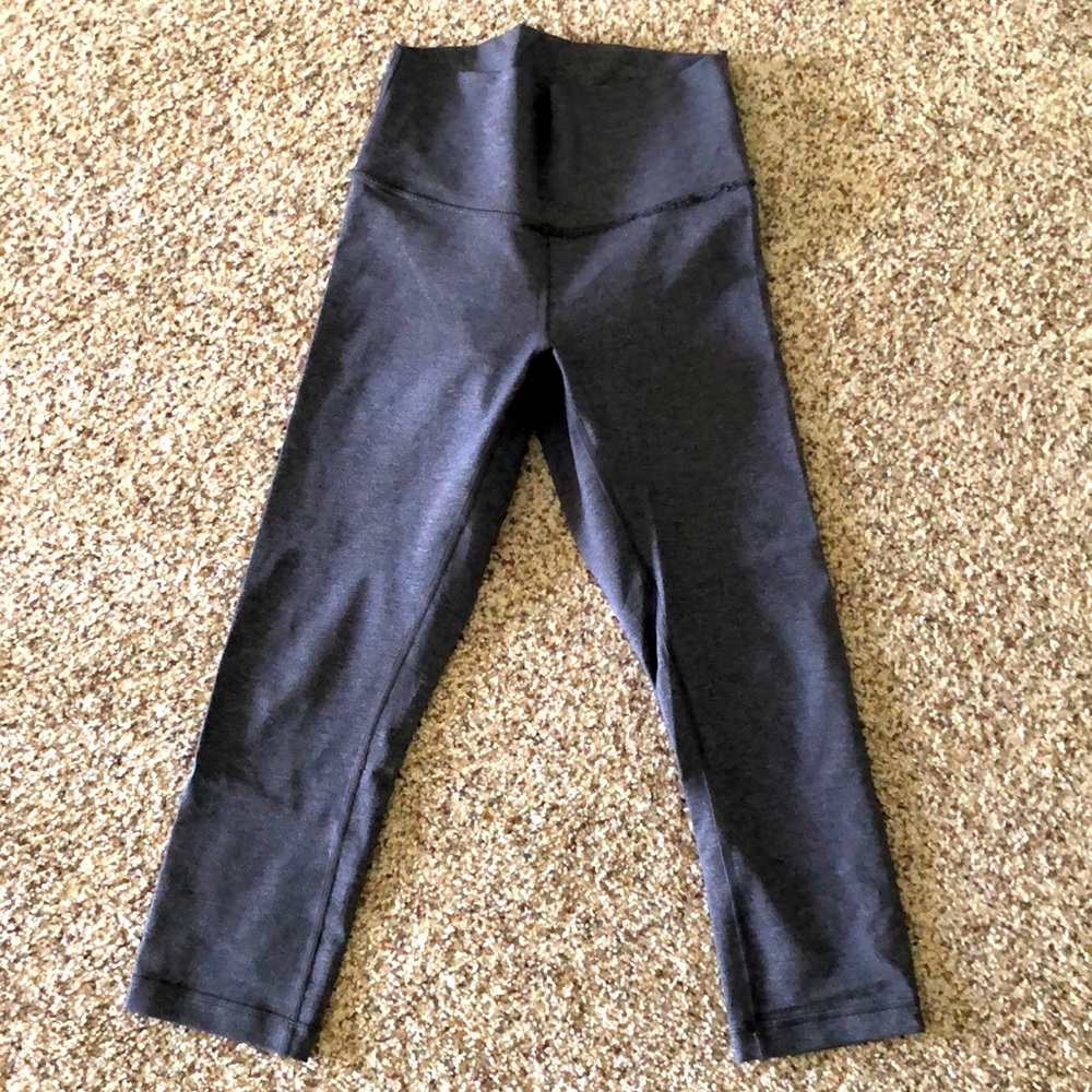 LULULEMON - Wunder Under - Size 6 - Grey